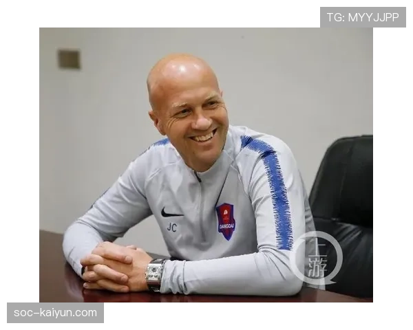 独家专访:雷恩主帅谈年轻球员培养与赛季末的战术目标。